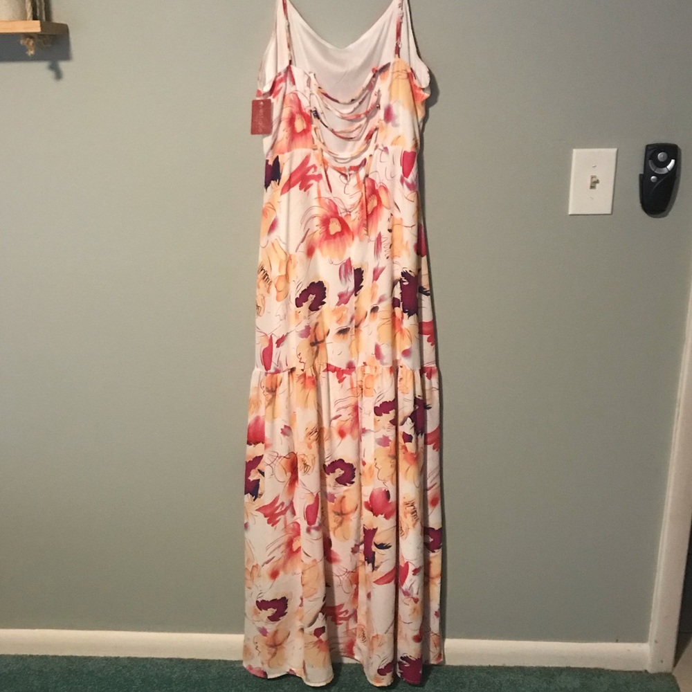 Vestique Floral Maxi Dress - Picture 2 of 2